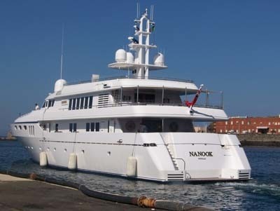 nanook x yacht